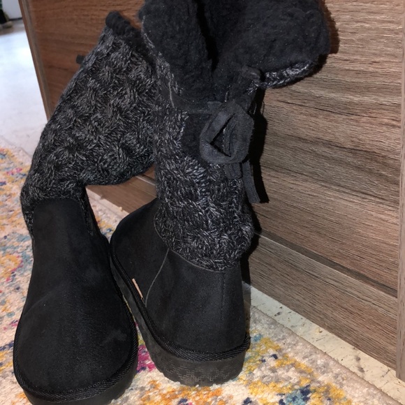 Like New SZ 8 Muk Luks - Picture 3 of 6